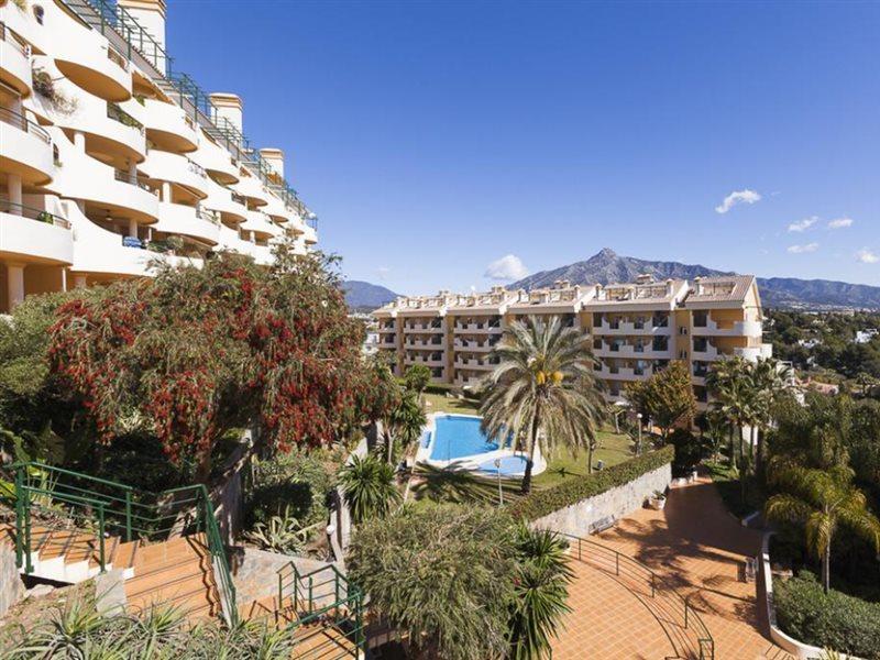 Señorío De Aloha Apartahotel