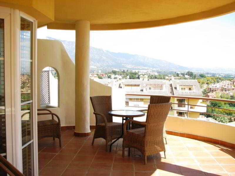 Apartahotel Señorío De Aloha 2*